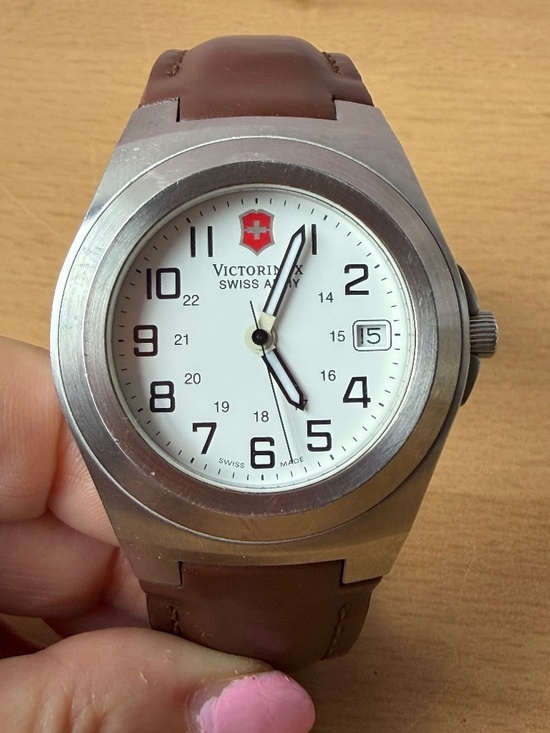 Victorinox Other - Victorinox Swiss Army Excursion Men 24589 Quartz Analog Watch Fresh Battery